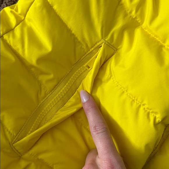 GAP Bright Yellow Puffer Vest - Picture 3 of 4